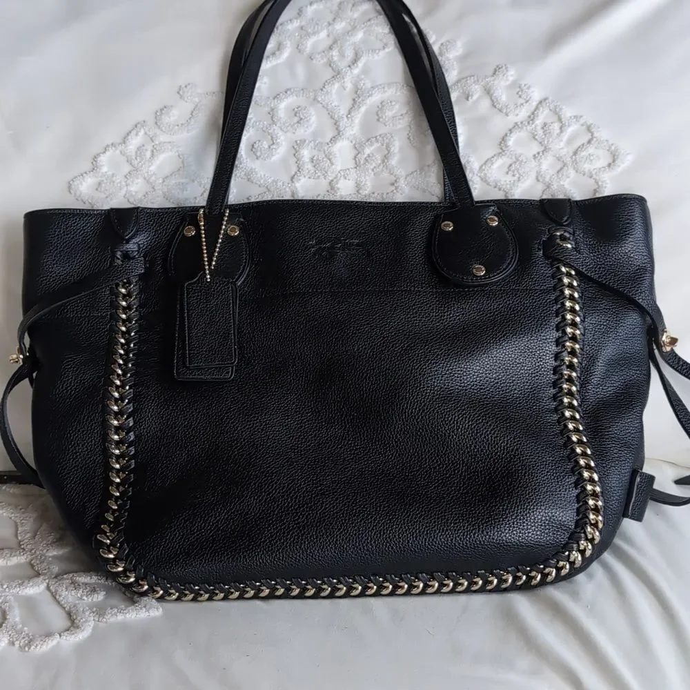 Coach ♣️Limited Edition Tatum Whipstitch Shoulder Bag /Gold Chain Detailing
